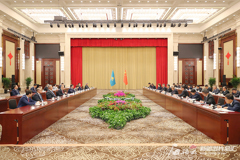 马兴瑞艾尔肯·吐尼亚孜会见哈萨克斯坦议会下院议长叶尔兰·科沙诺夫